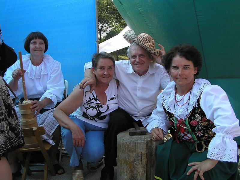 spot folk 07_64.jpg